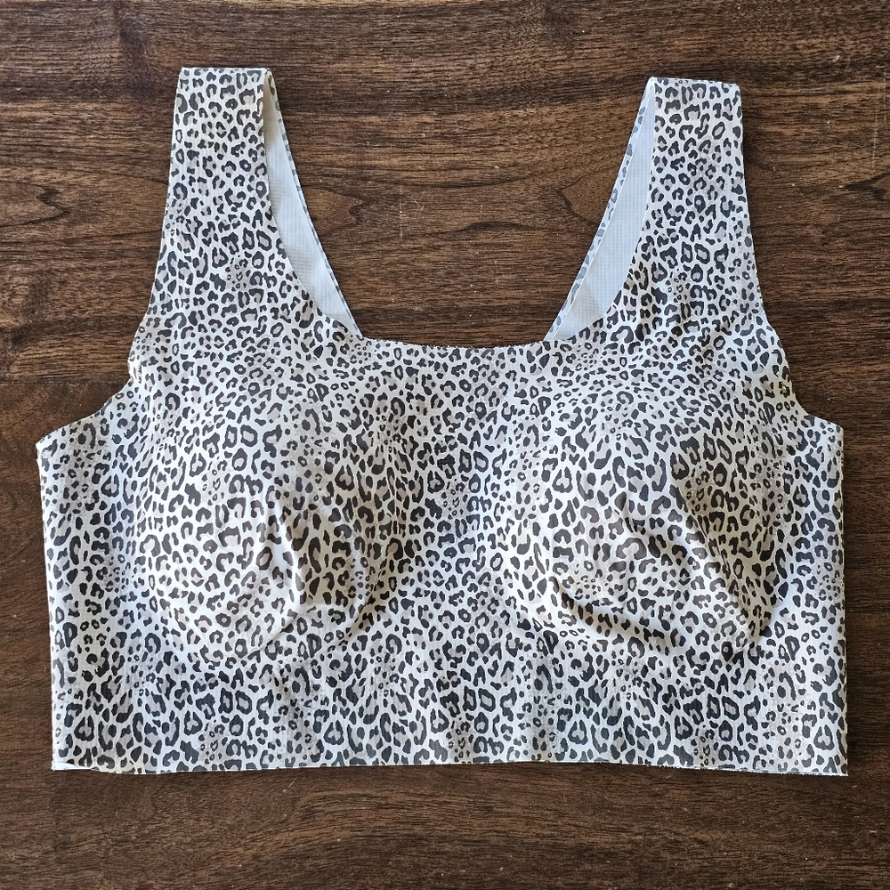 Bali Comfort Revolution Leopard Print Full Coverage Wireless Bra Large